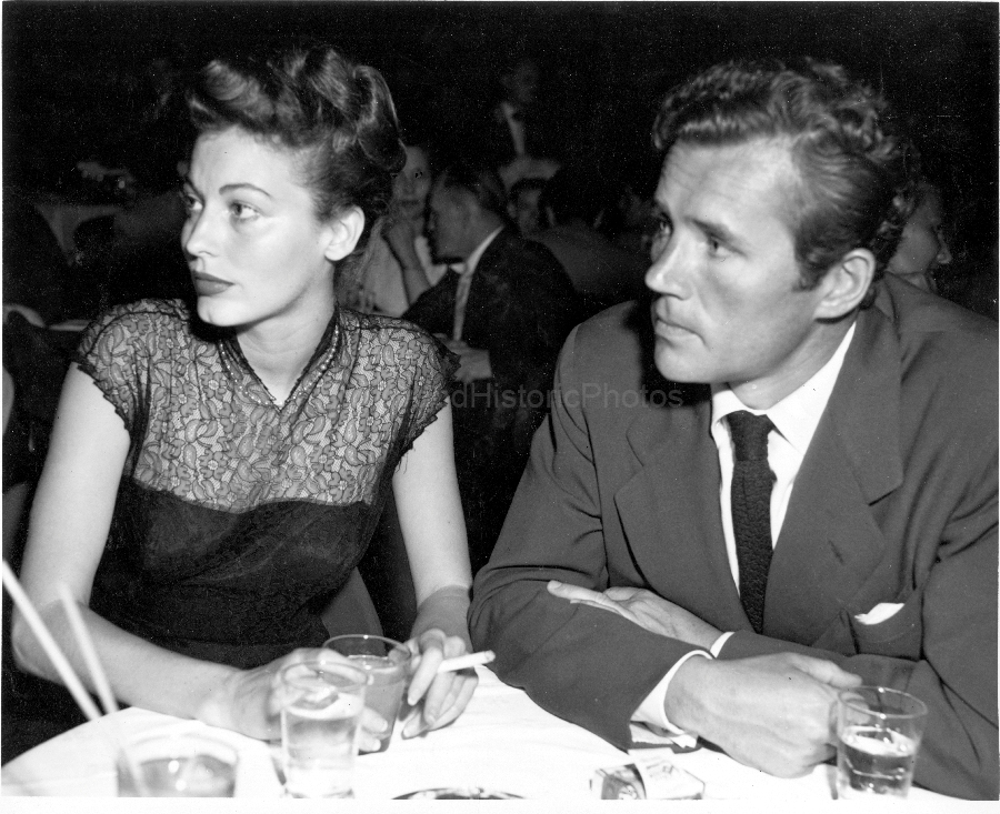 Ava Gardner 1948 4 WM.jpg